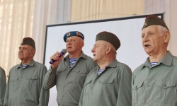 И снова в нашем доме звучат фронтовые мелодии