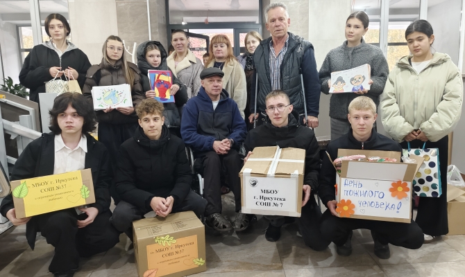 «Подарили тепло» - школьники Ново-Ленино поздравили старшее поколение