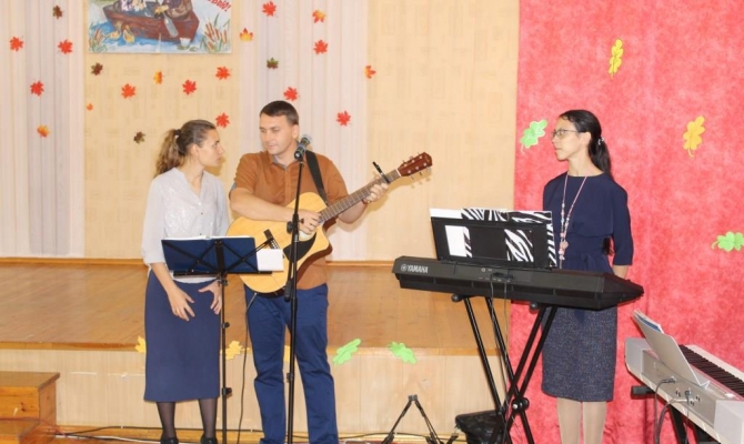 Музыкальное выступление волонтерской группы Управляющей компании г.Ирктутска 